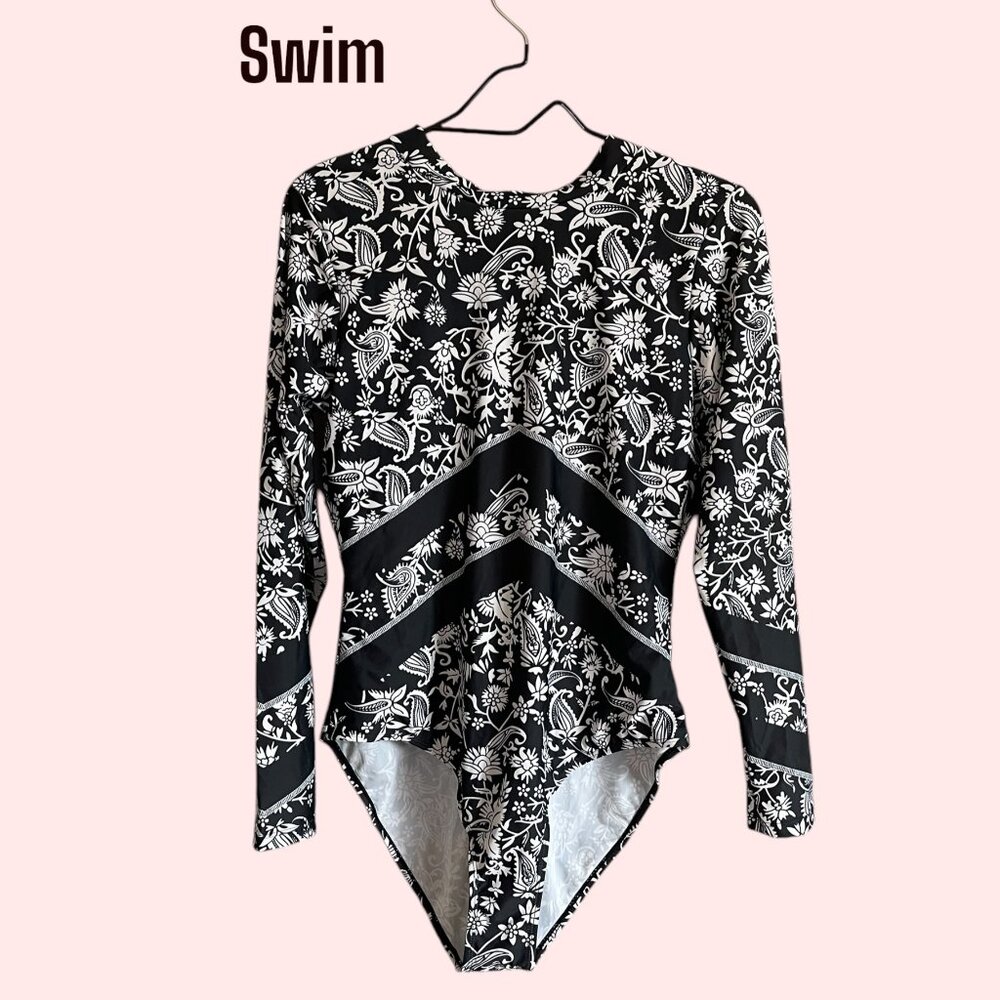 Black & White Rash Guard One-Piece – Zip Back, Built-In Bra, XL NWOT